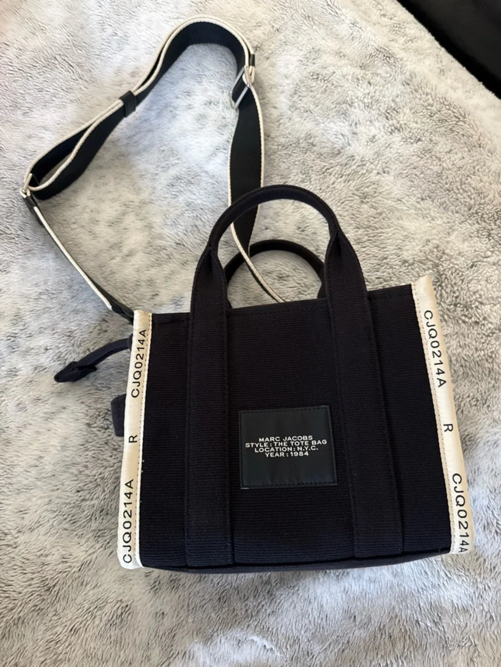 Marc Jacobs Black Canvas 'The Tote Bag' Crossbody with White Trim - Picture 6 of 6
